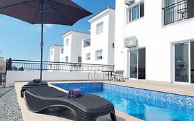 White Mountain Pool Villas